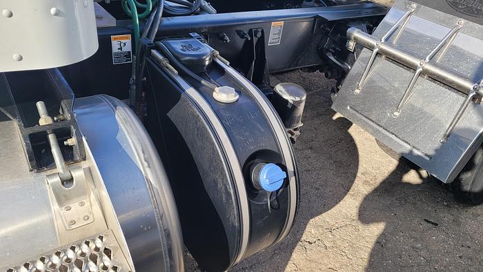 Used 2015 Peterbilt 382