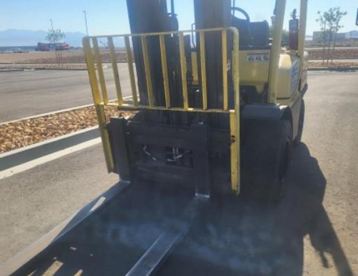 Used Hyster 9K warehouse forklift