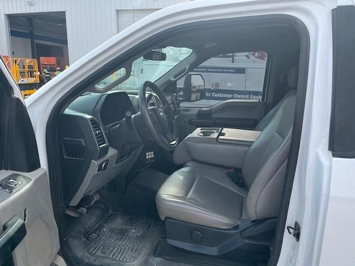 Used Ford F-550 service truck