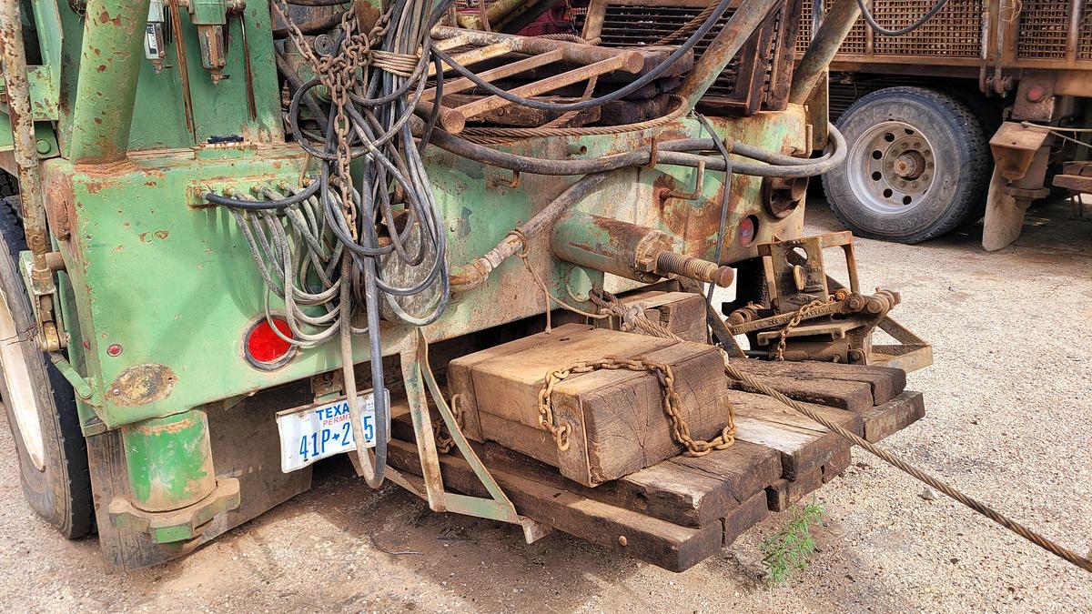Used 1980 Franks 1287 Workover Rig