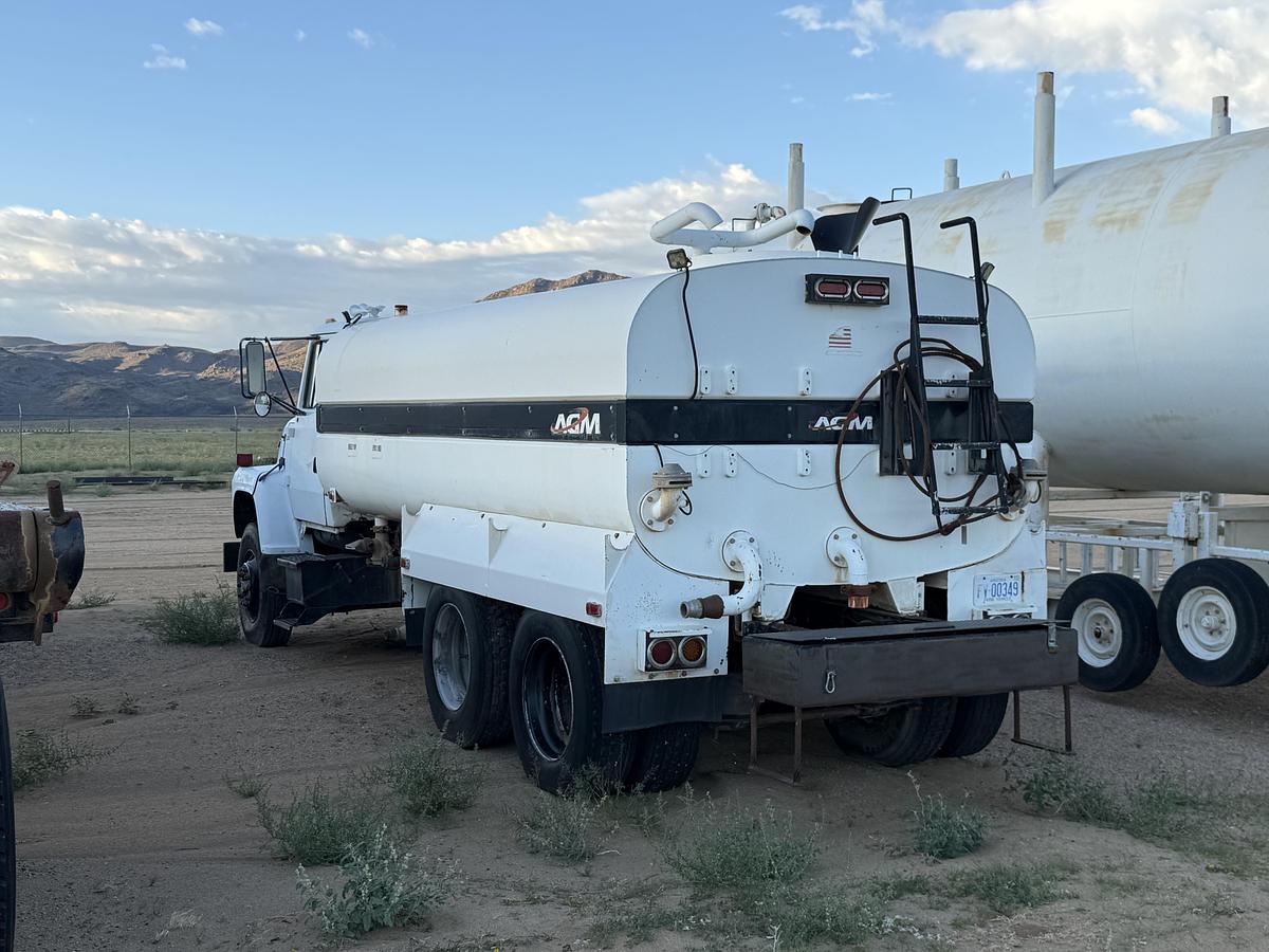 Used Hopper 102' X 260,000 #