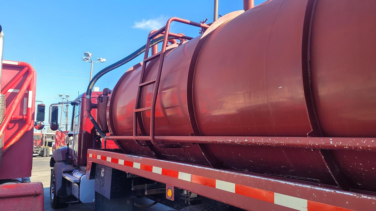 Used 2013 Mack Granite GU813 Vacuum Truck