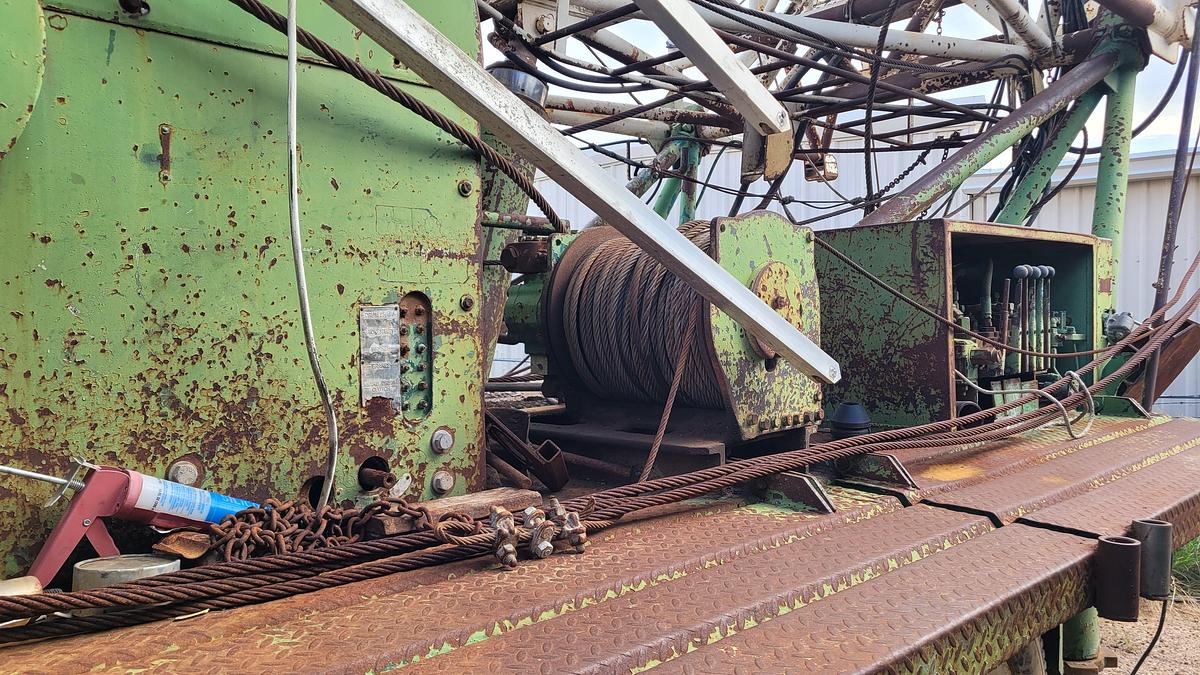 Used 1980 Franks 300 Workover Rig