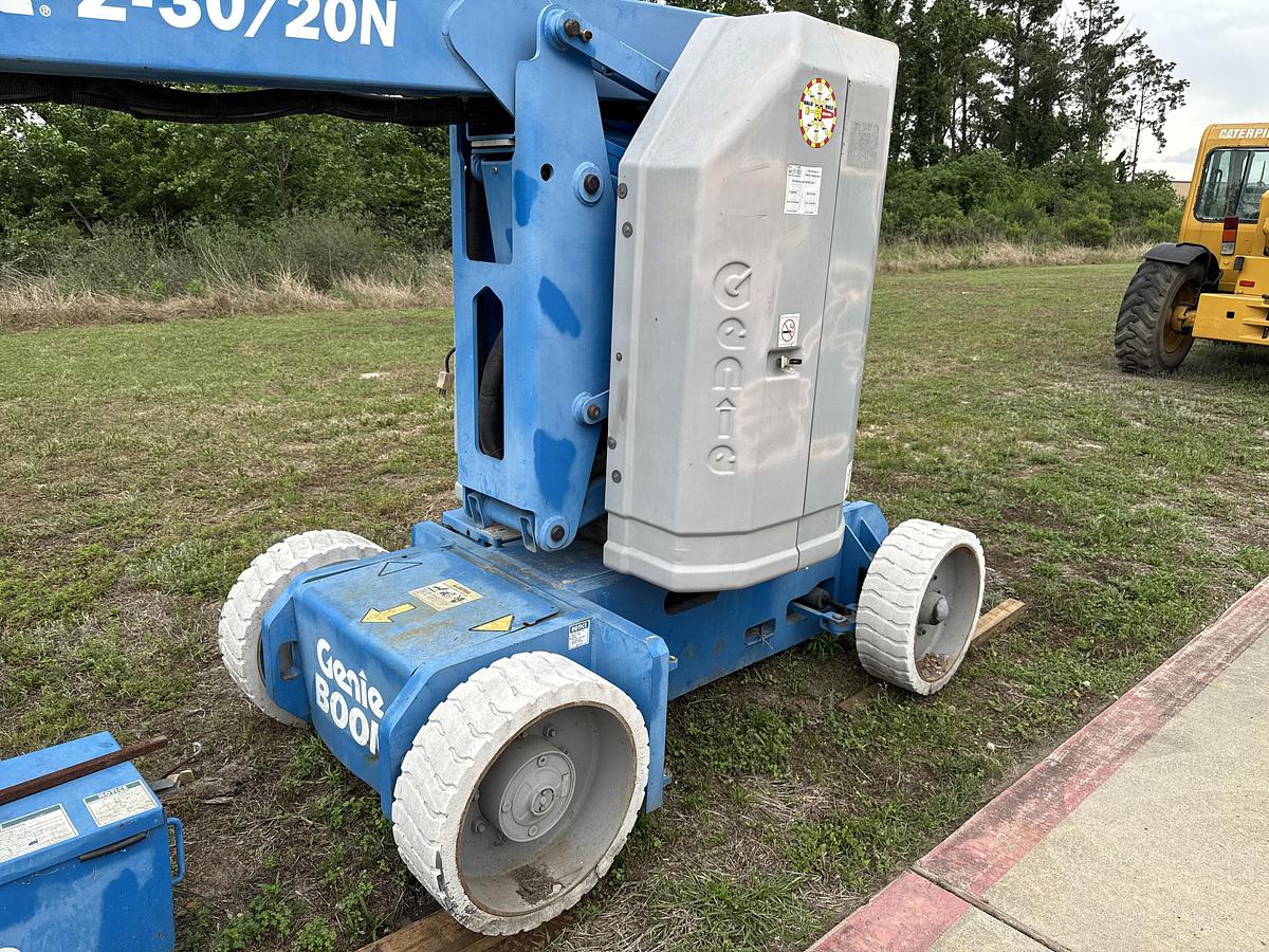 Used 2000 Genie Industries Z-30/20N