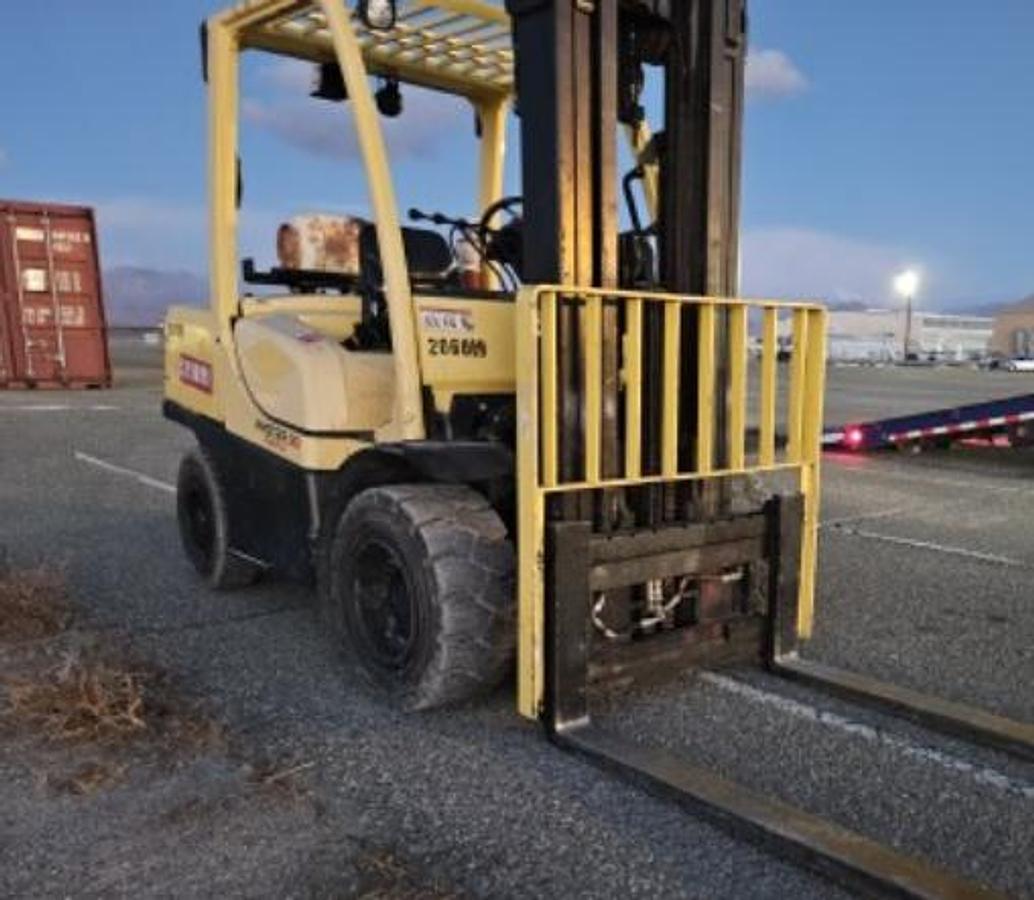 Used Hyster 9K warehouse forklift