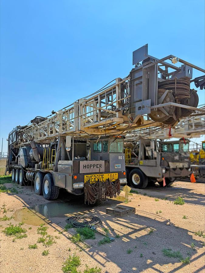 Used 2002 Watson Hopper GXHTA Workover Rig