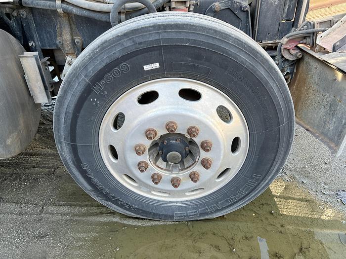 Used 2006 Peterbuilt Kill Truck