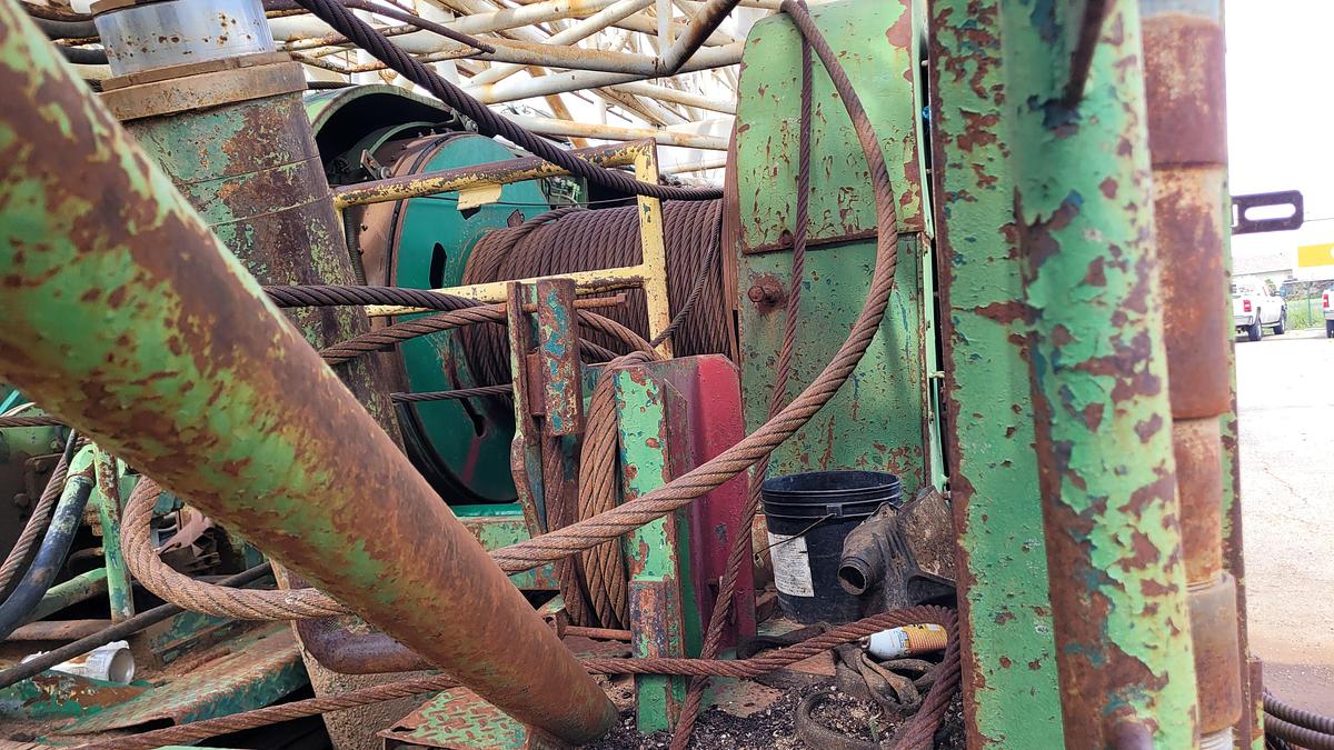 Used 1980 Franks 300 Workover Rig