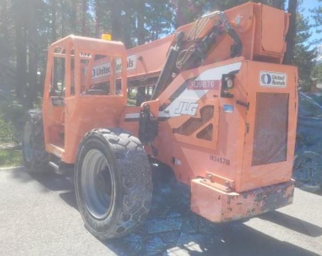 Used Reach lift 10,000Lbs Skytrack