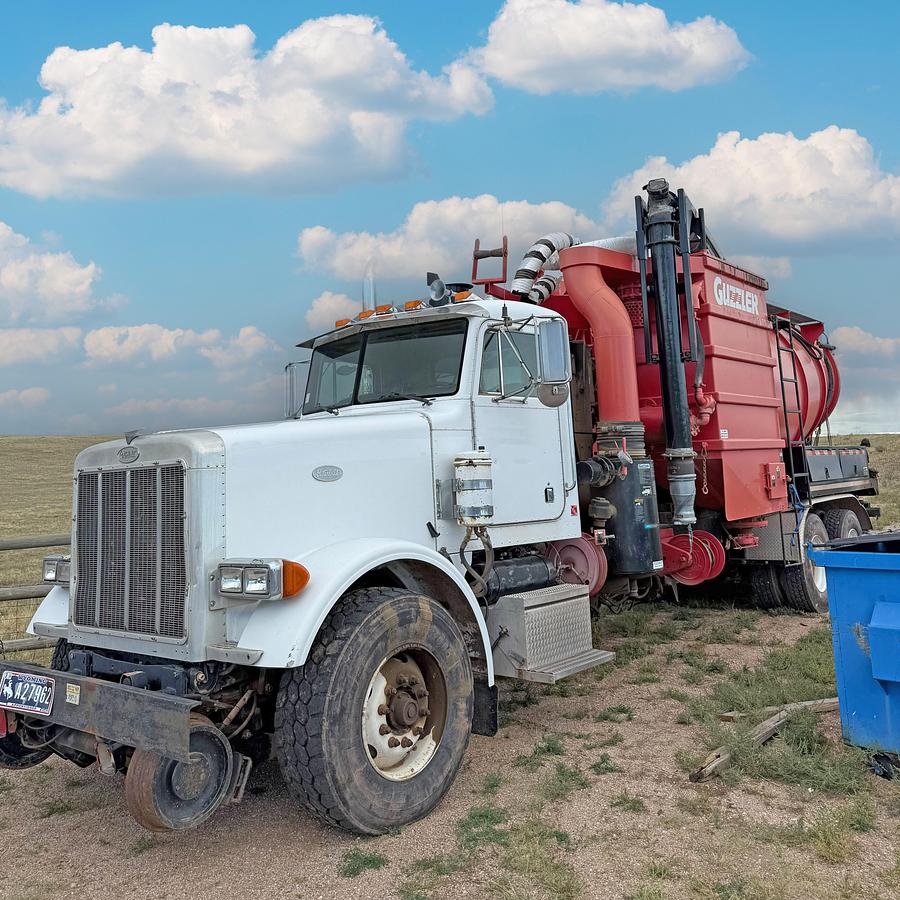 Used 2003 Guzzler Vacuum Excavator Truck