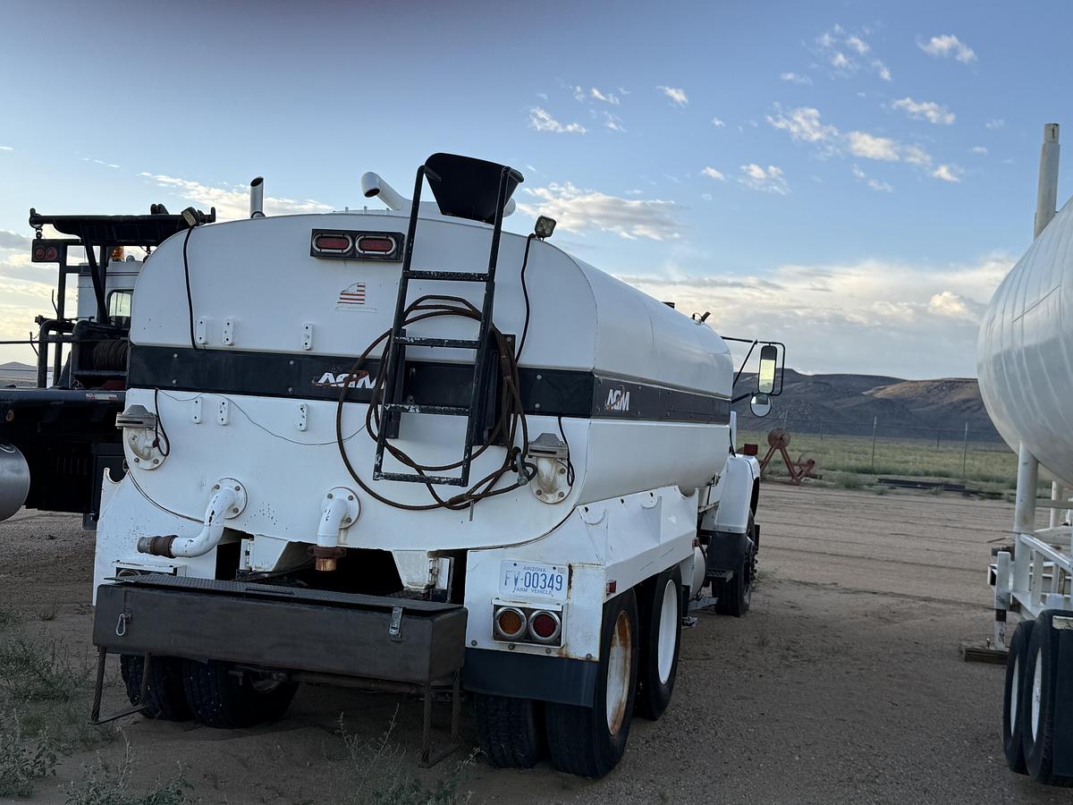 Used Hopper 102' X 260,000 #