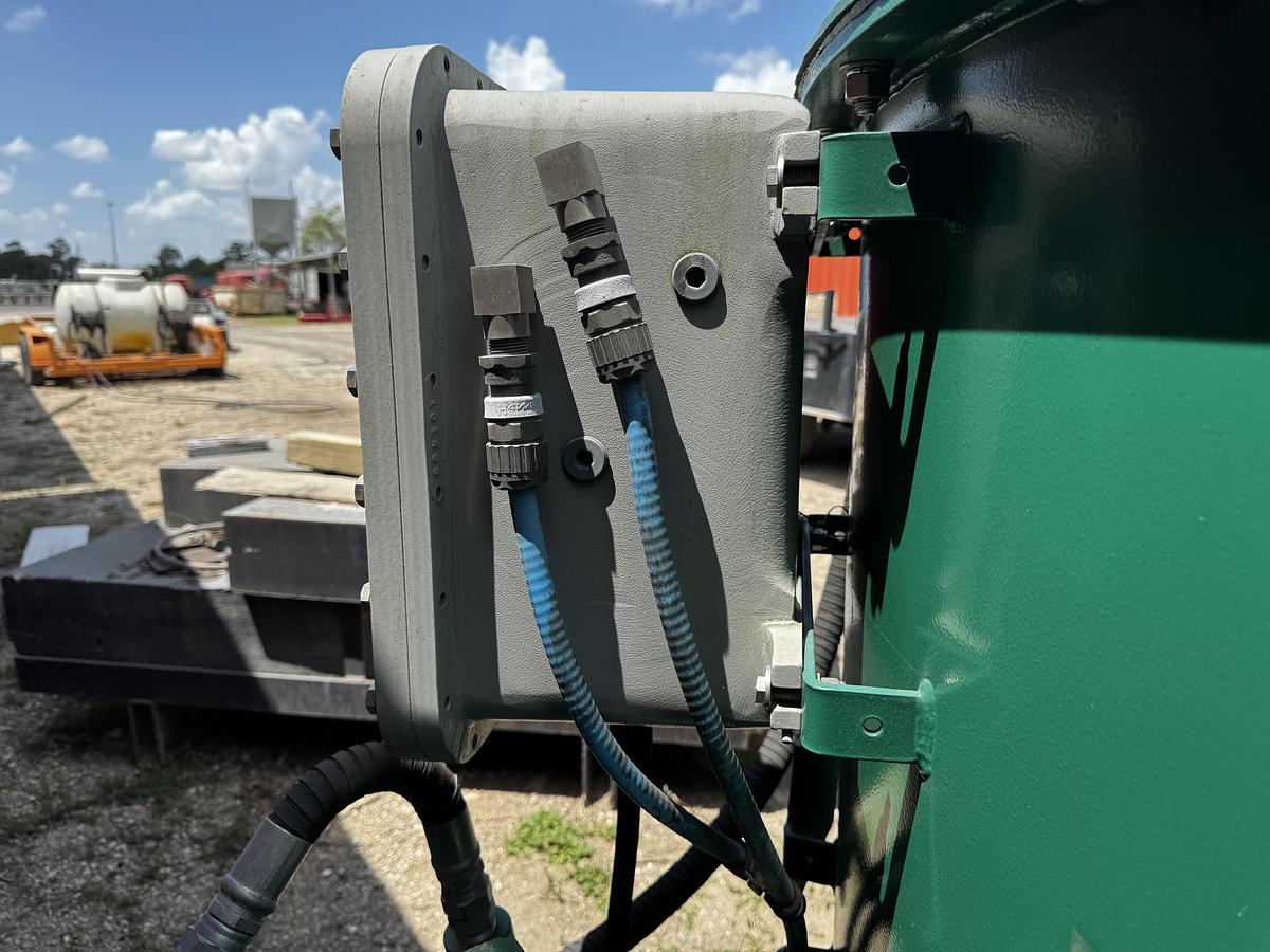 Used Derrick Vacu-Flo 1200 Vacuum Degasser