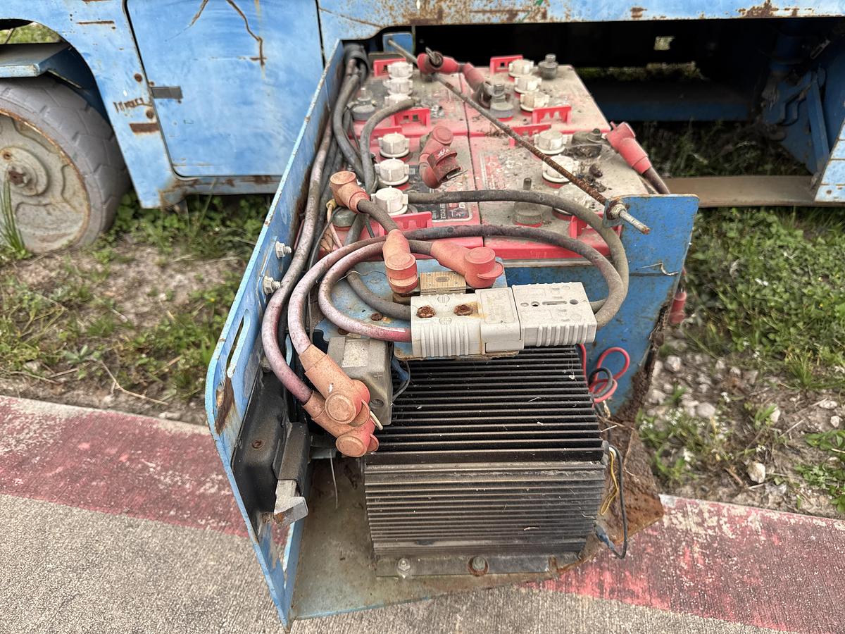 Used 2000 Genie Industries GS-3246