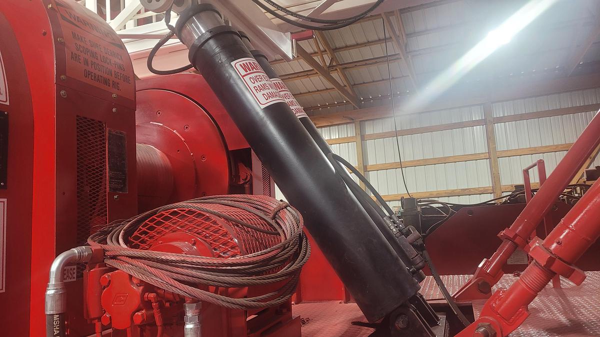 Refurbished Cameron 550 Workover Rig