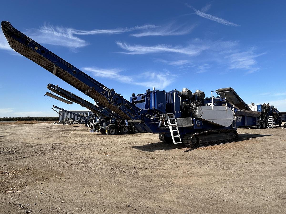 Used 2015 Peterson 5710D Horizontal Grinder