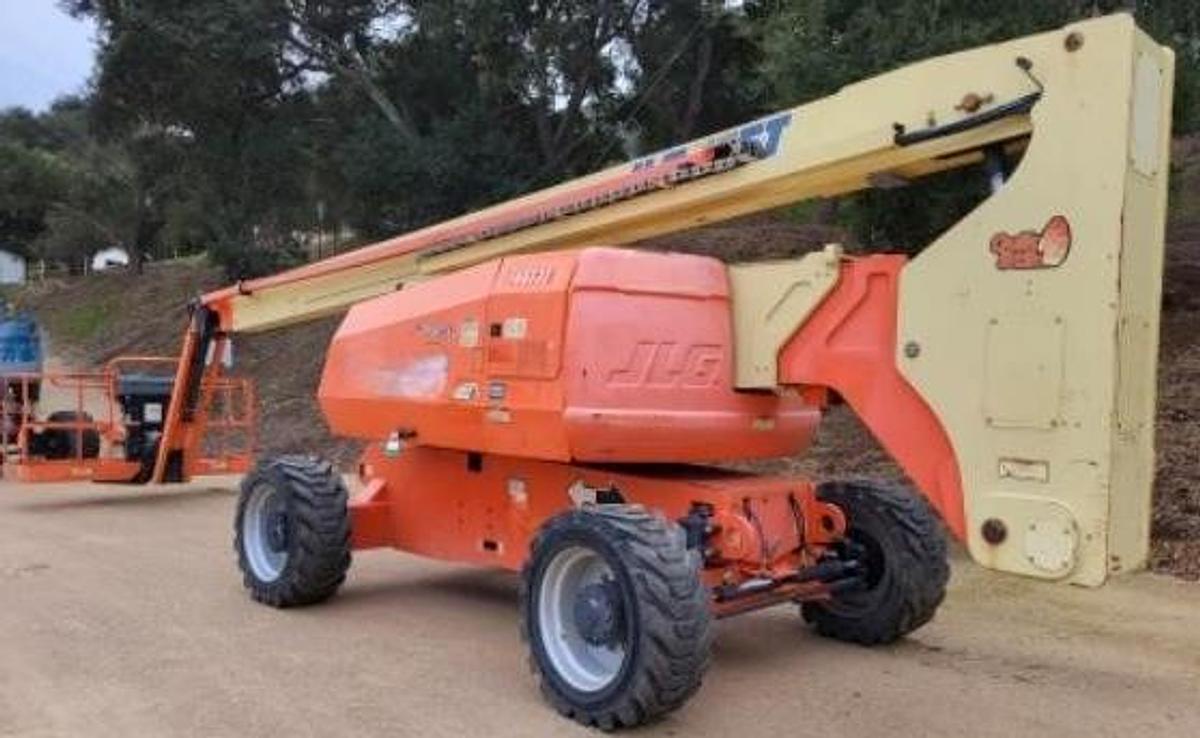 Used 2015 JLG 800AJ