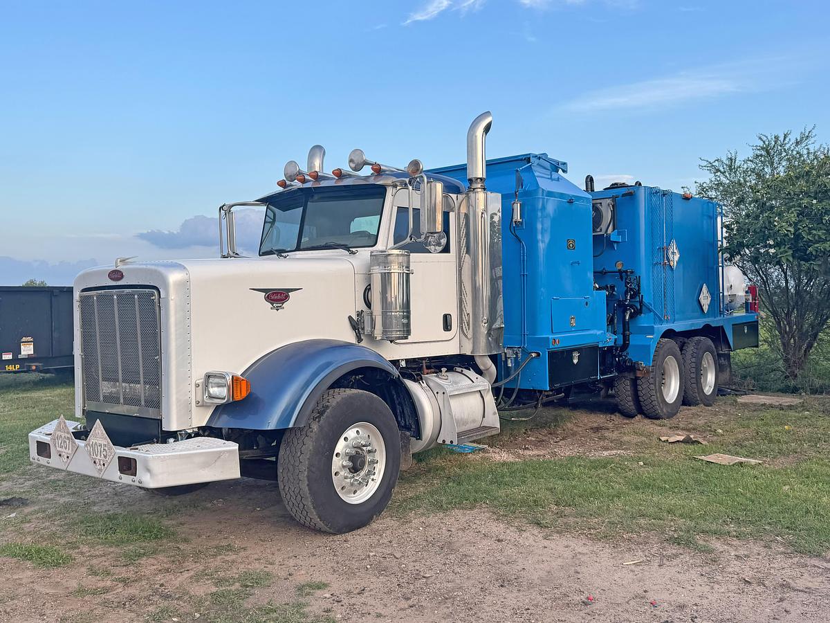 Used 2005 Chandler Hot Oiler Truck