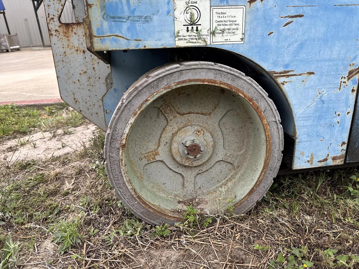 Used 2000 Genie Industries GS-3246