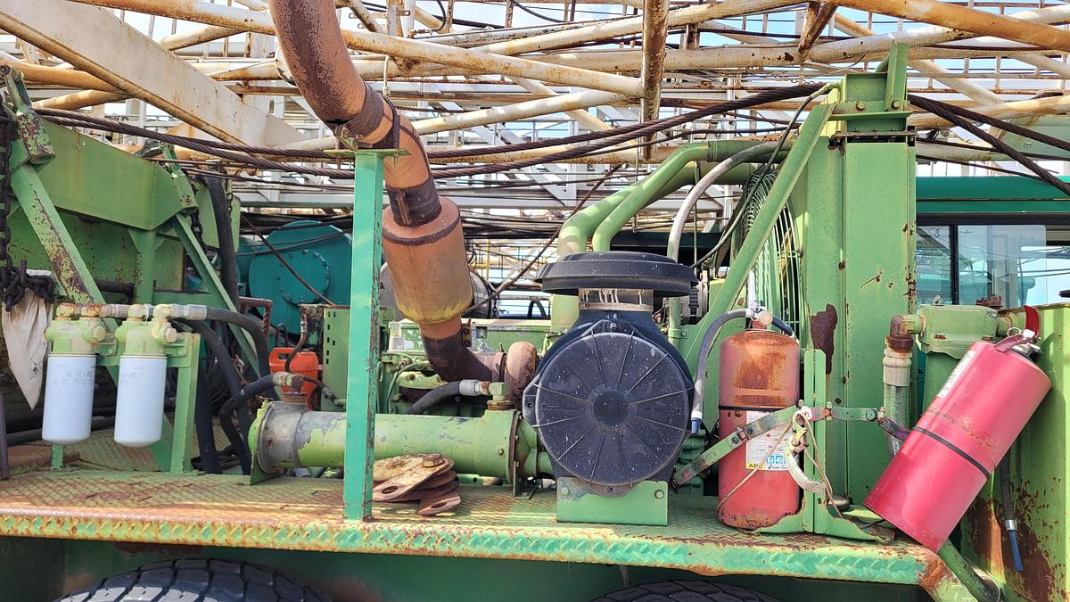 Used 1980 Franks 300 Workover Rig