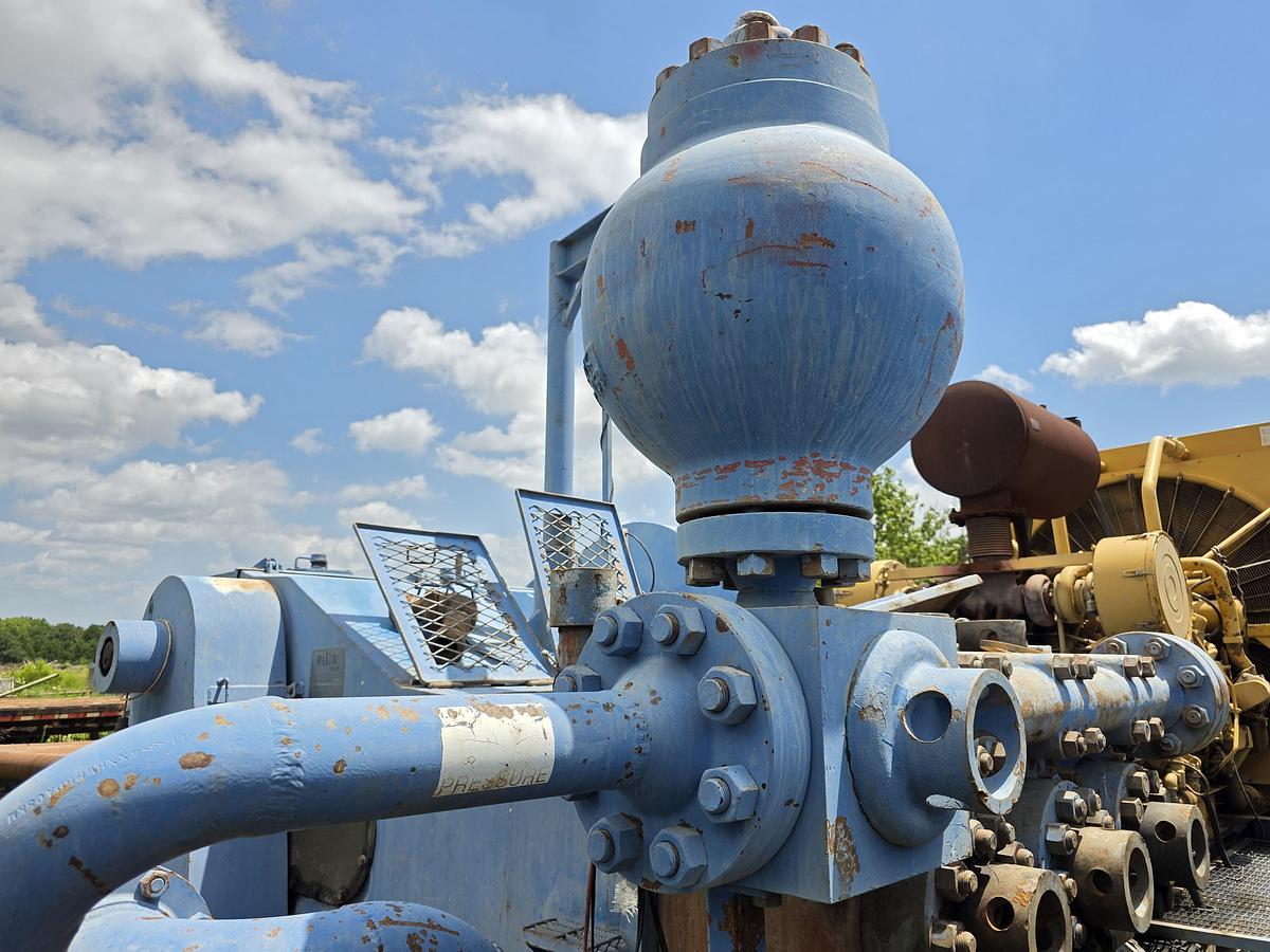 Used Skytop Brewster N-46 900 HP Drilling Rig