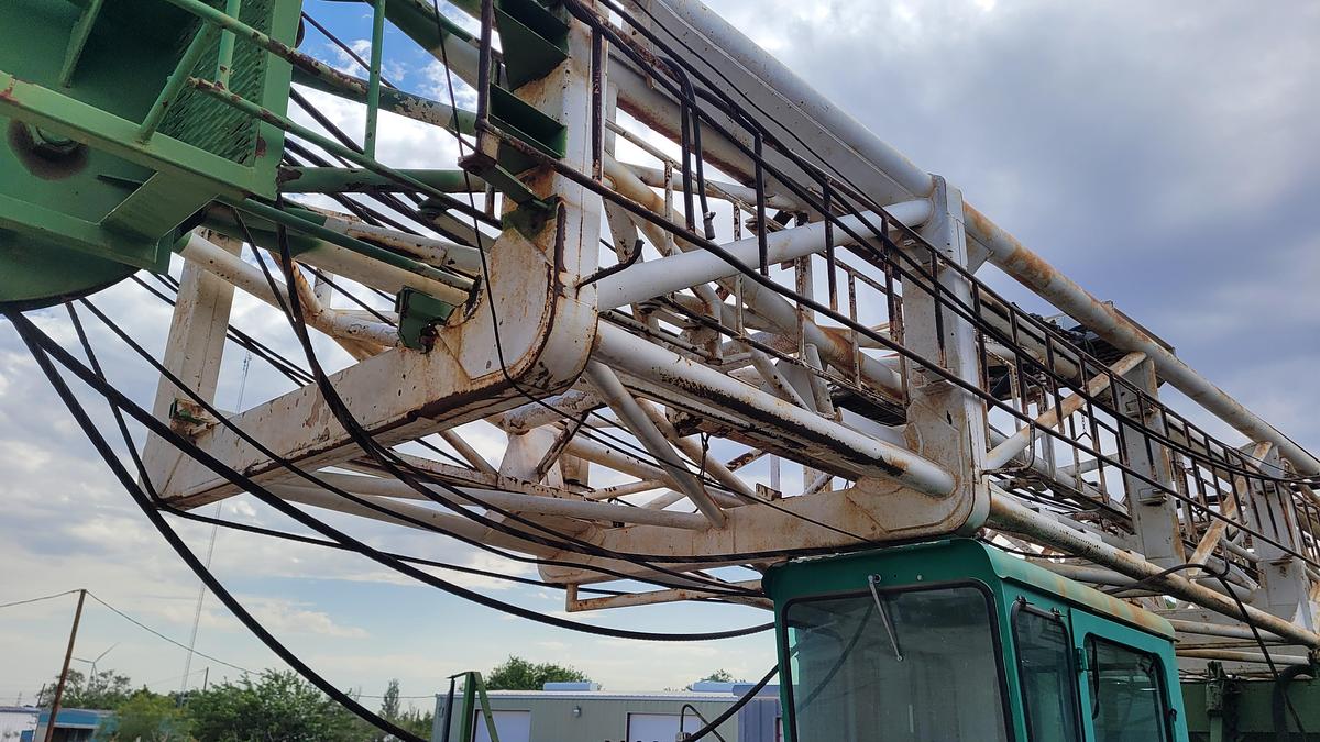 Used 1980 Franks 300 Workover Rig