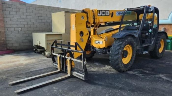 Used JCB 9,000Lbs Reach Lift