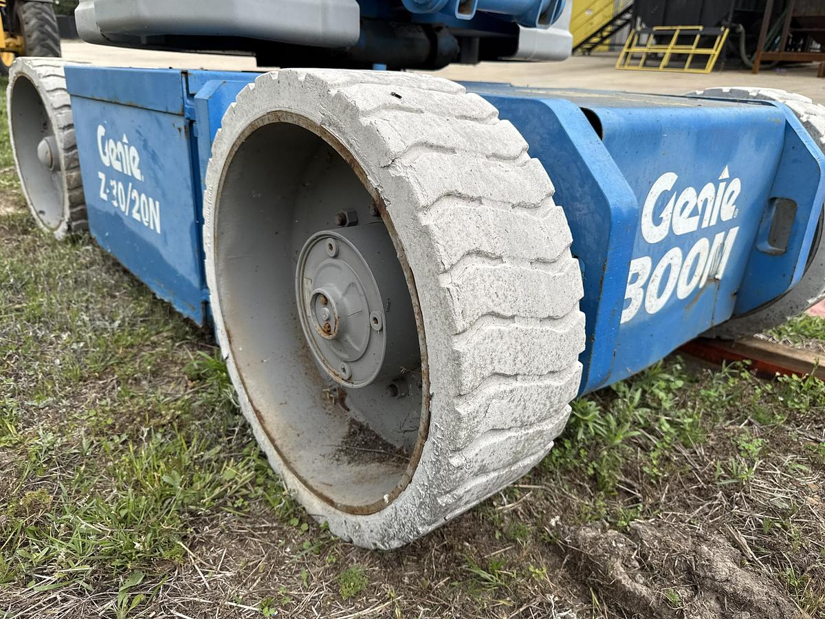 Used 2000 Genie Industries Z-30/20N