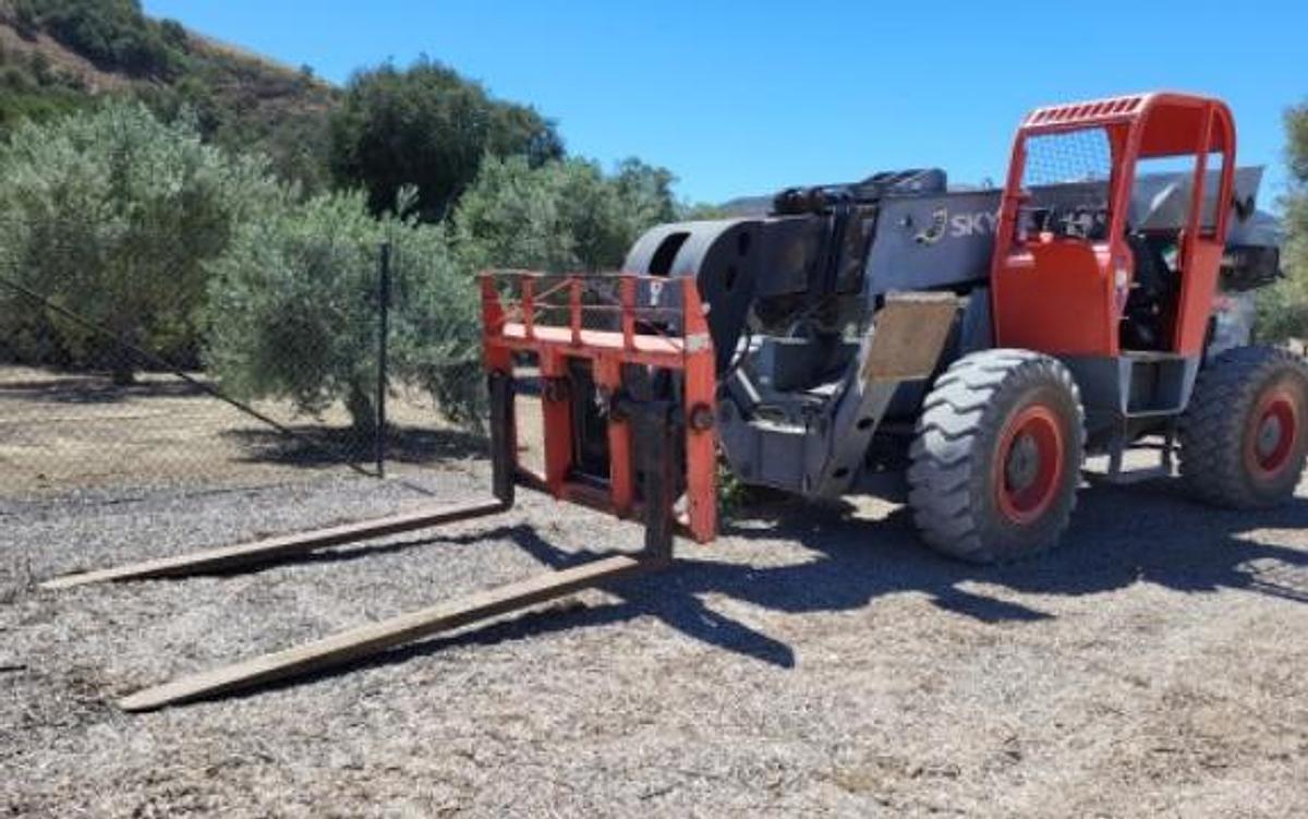 Used 2016 Skyjack ZB2044 Variable-Reach Forklift (20,000 lb, 44’10”)