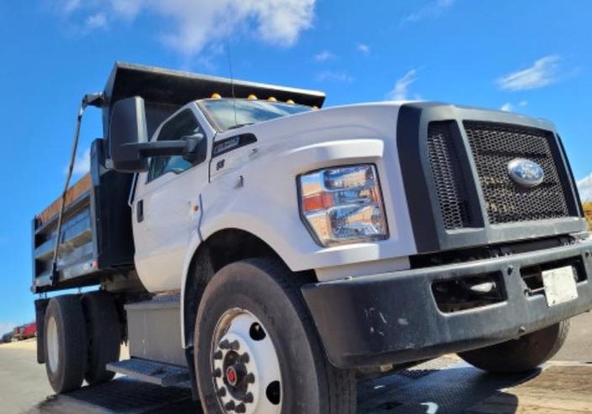 Used 2019 Ford F-750 Dump truck