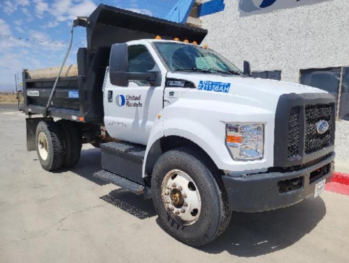 Used 2019 FORD F-750SD 5 Yard dump truck
