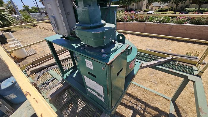 Used Derrick Vacuum Degasser