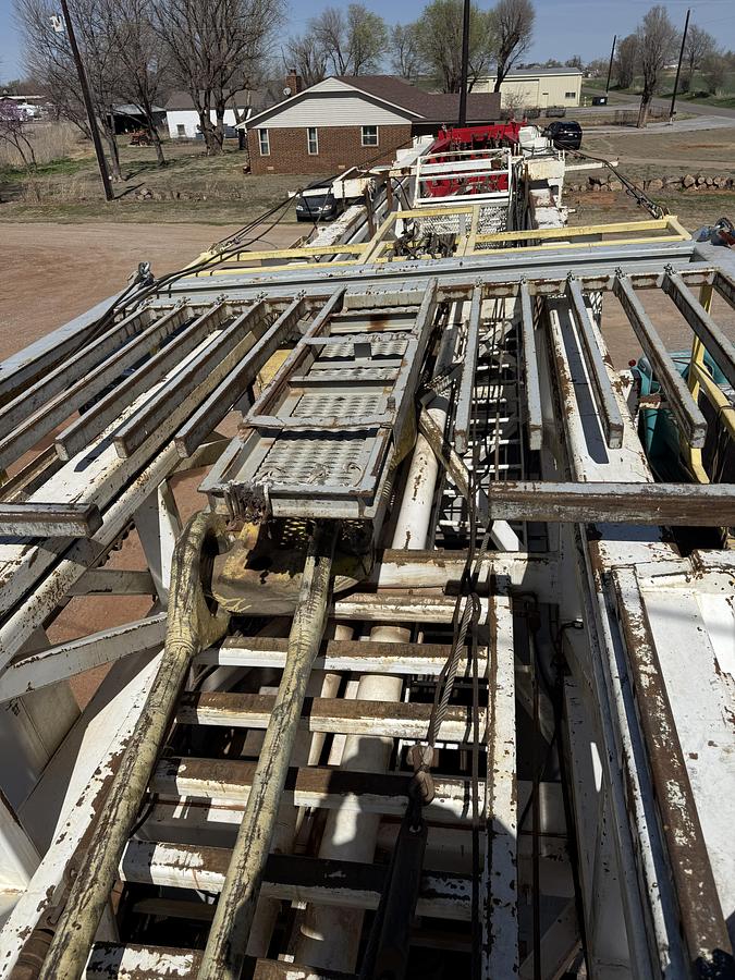 Used 2007 Cameron 550 Workover Rig