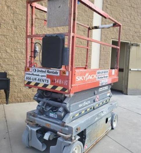Used 19ft Scissor lift