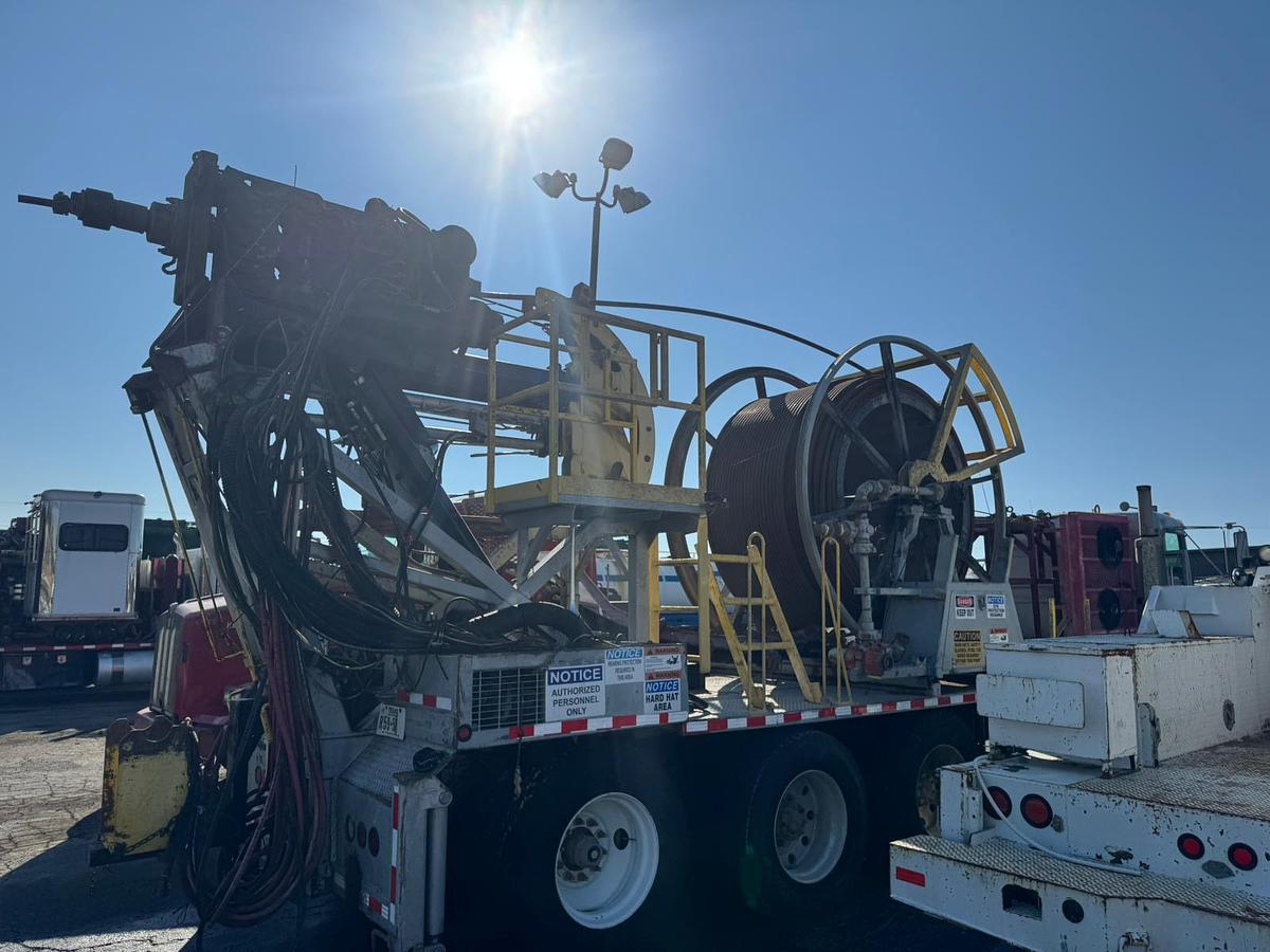 Used Caterpillar Bodyload Coiled Tubing Unit