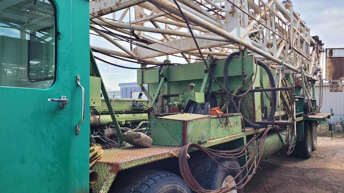 Used 1980 Franks 300 Workover Rig