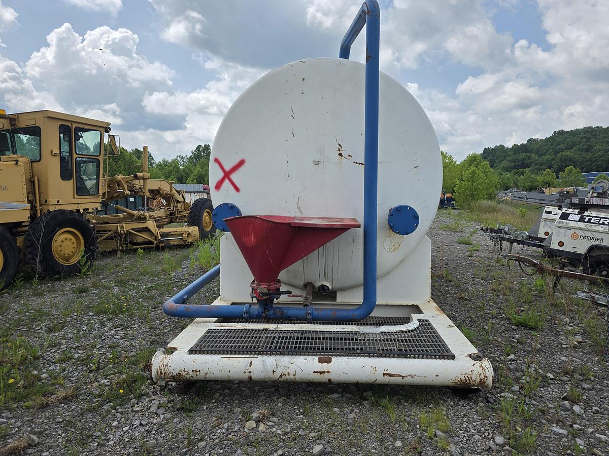 Used Baker Hughes 200 BBL Mix Plant