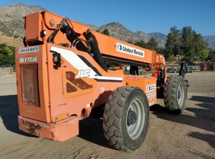 Used Reach lift 10,000Lbs Skytrak