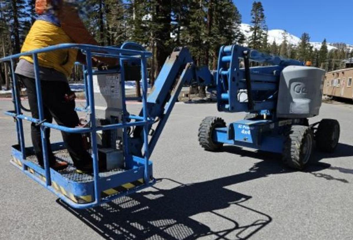 Used Genie 45ft Articulating Boom