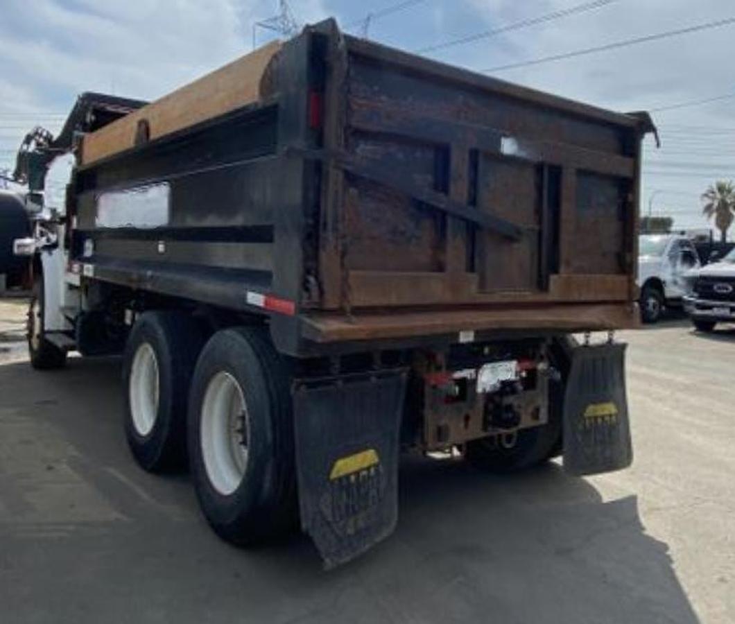Used 2020 Freightliner 10 - 14 yard dump truck