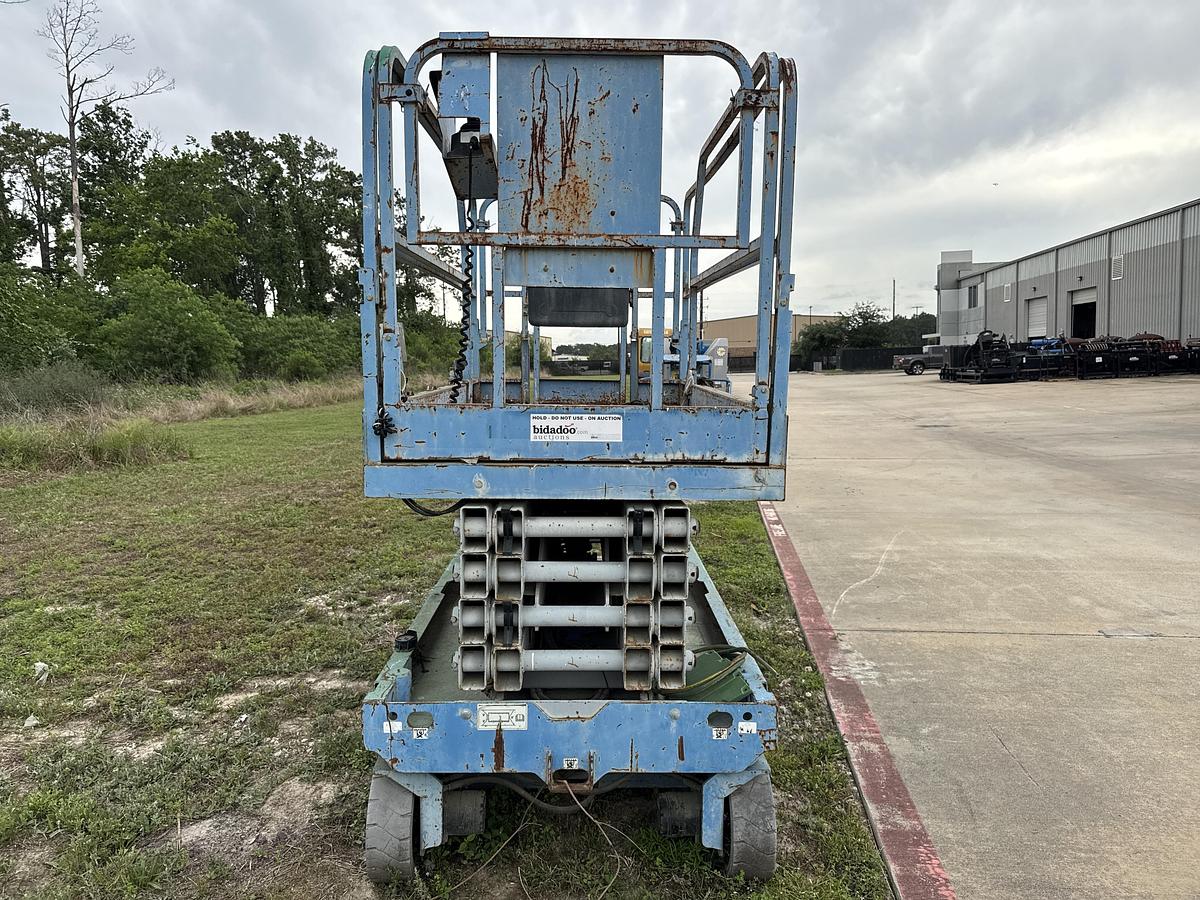 Used 2000 Genie Industries GS-3246