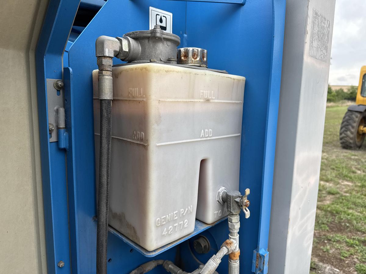 Used 2000 Genie Industries Z-30/20N