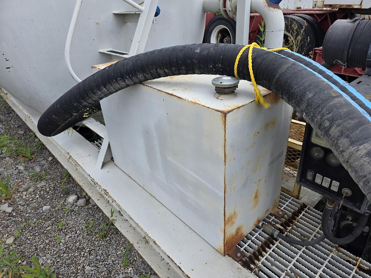 Used Baker Hughes 200 BBL Mix Plant