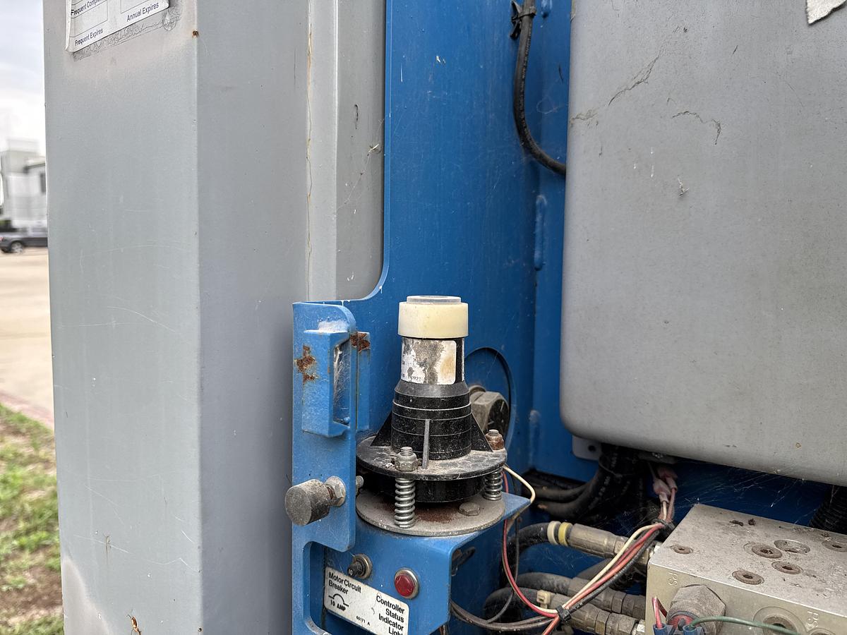 Used 2000 Genie Industries Z-30/20N