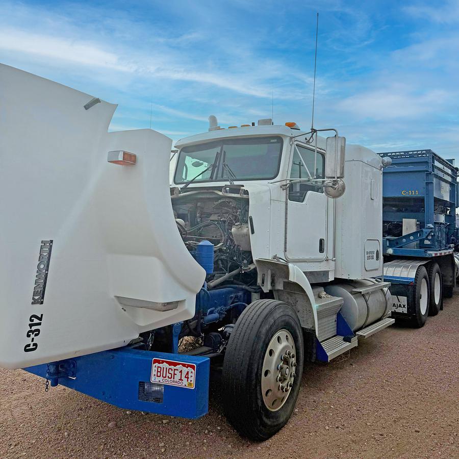 Used 2006 Kenworth T800B Sleeper Truck