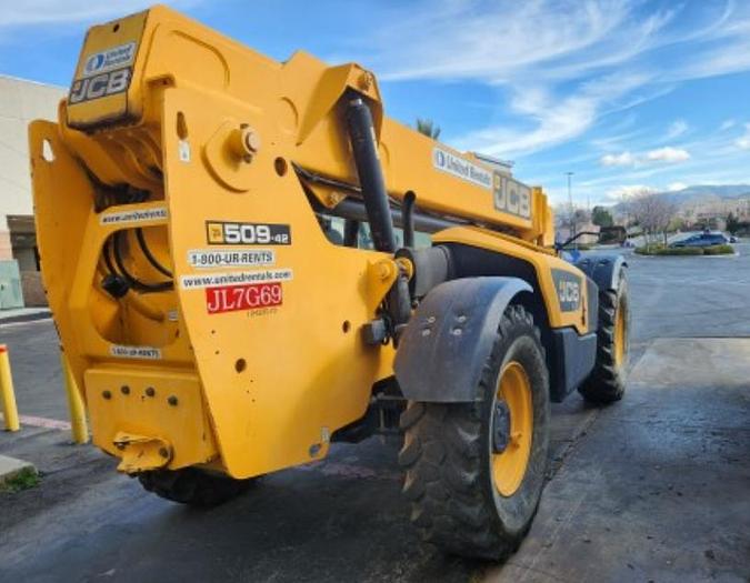 Used JCB 9,000Lbs Reach Lift