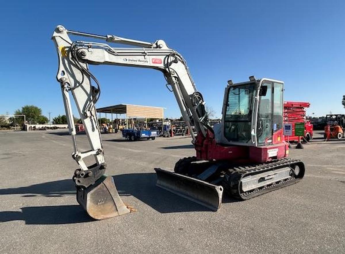 Used 2018 TAKEUCHI TB280FR