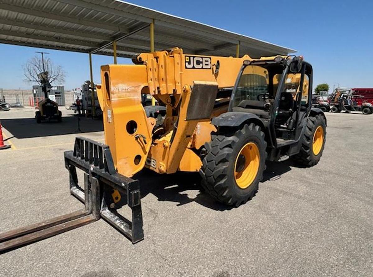 Used Reach lift 10,000 Lbs
