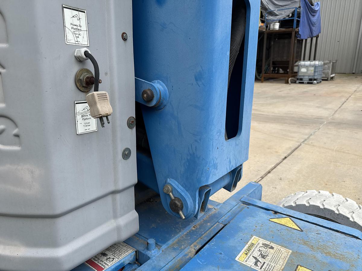 Used 2000 Genie Industries Z-30/20N