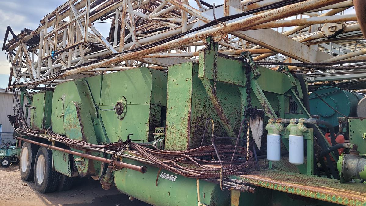 Used 1980 Franks 300 Workover Rig