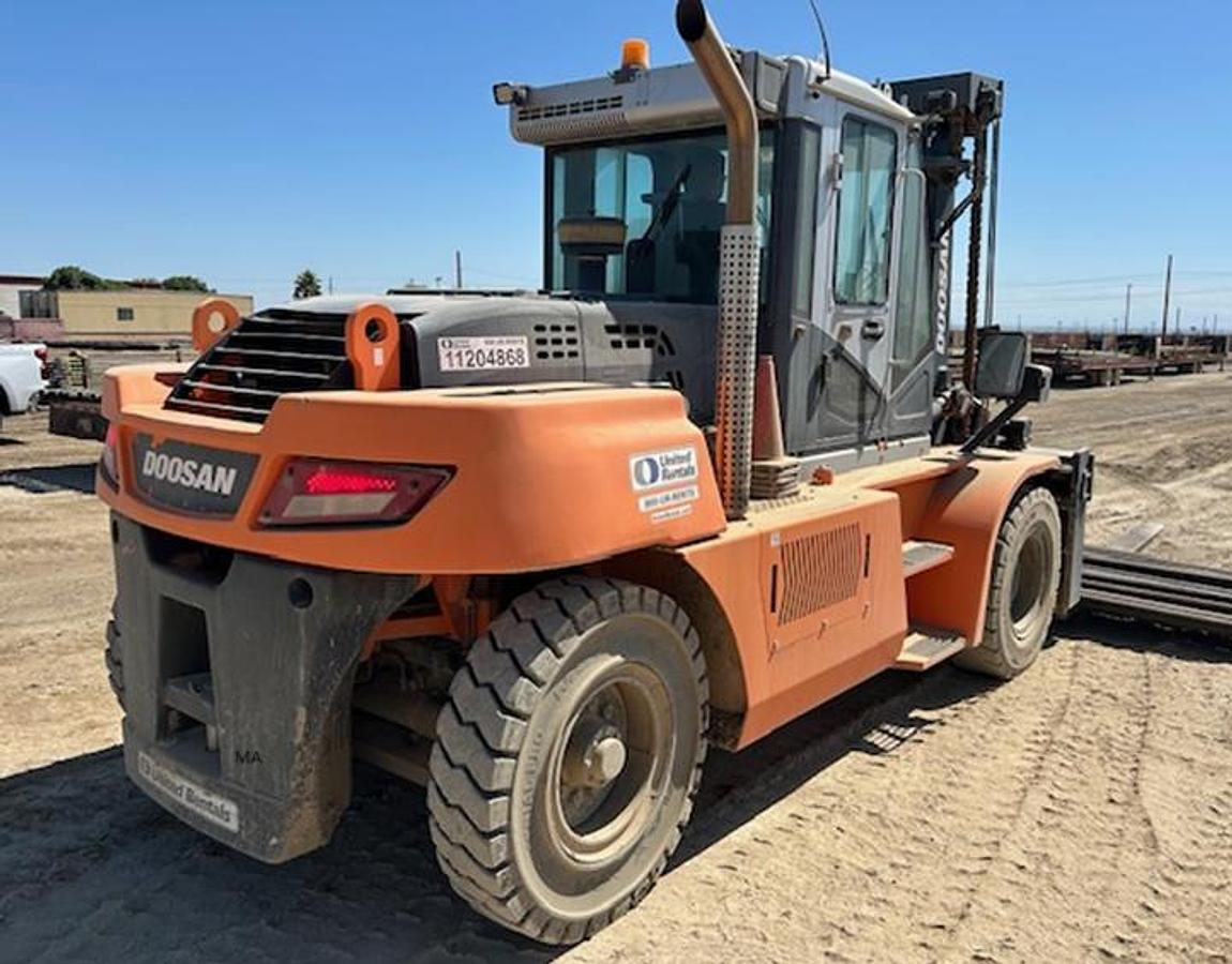 Used 2021 Doosan D140S-7 28,600 Lbs forklift